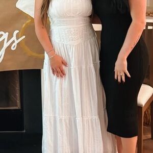 Altard state white maxi dress- L (fits a M)